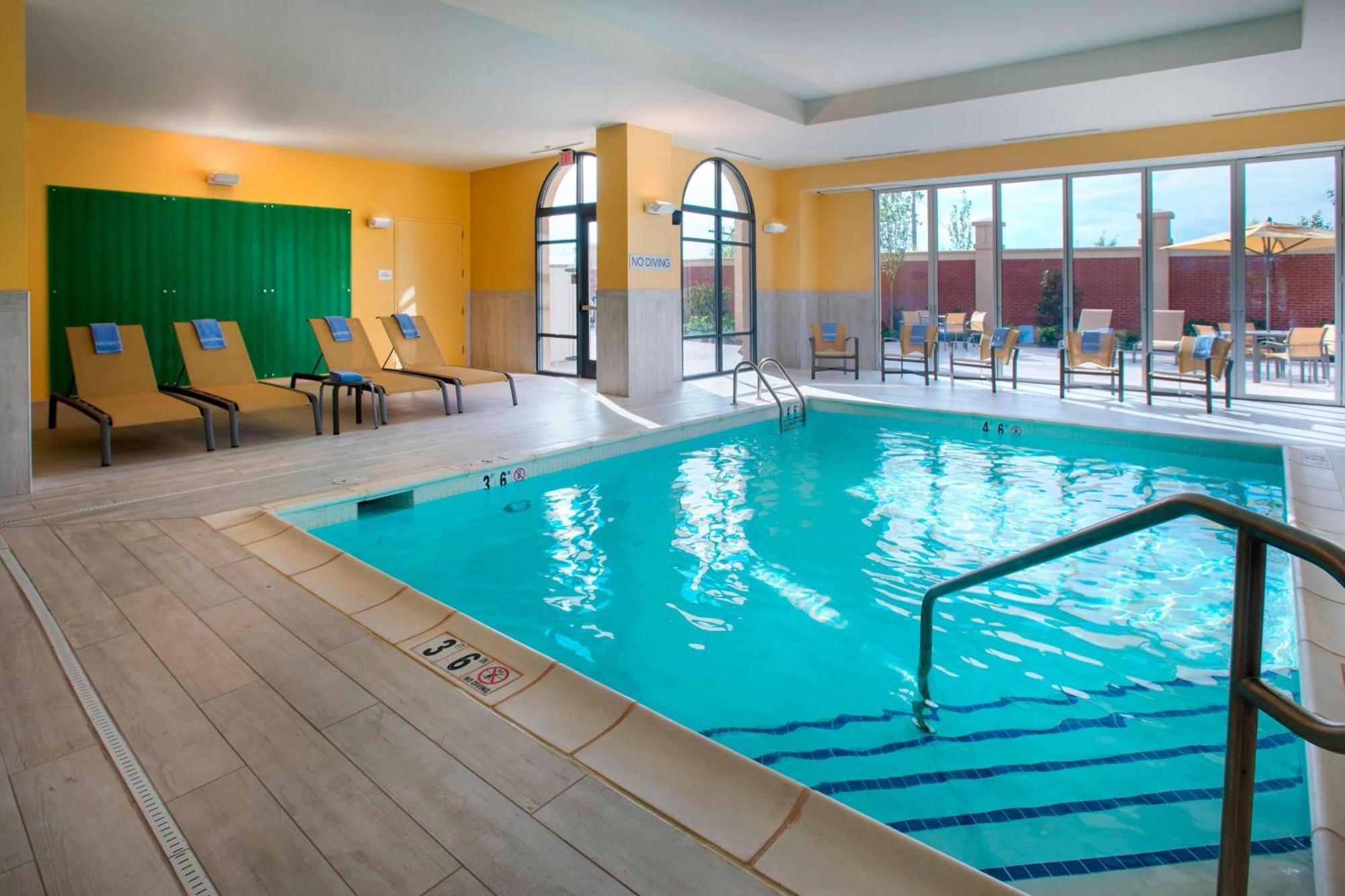Courtyard By Marriott Philadelphia Hotel